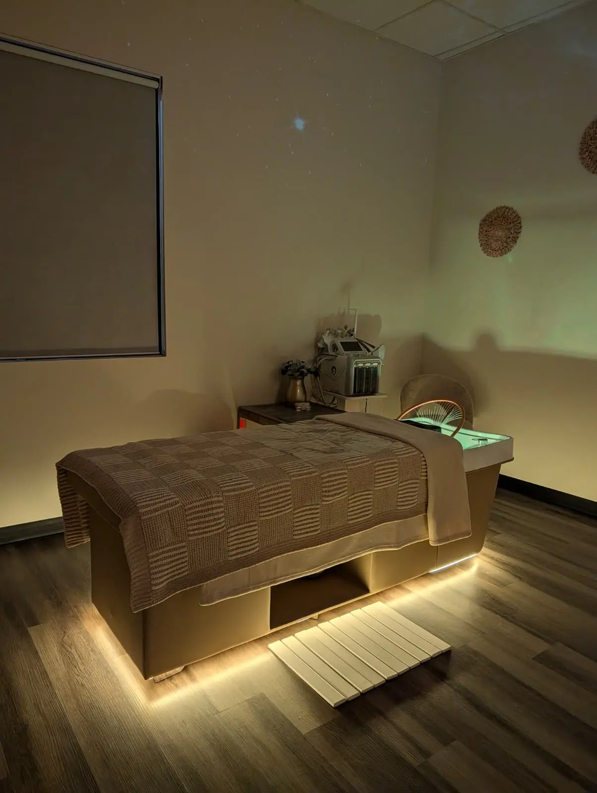 TSUKI spa treatment room